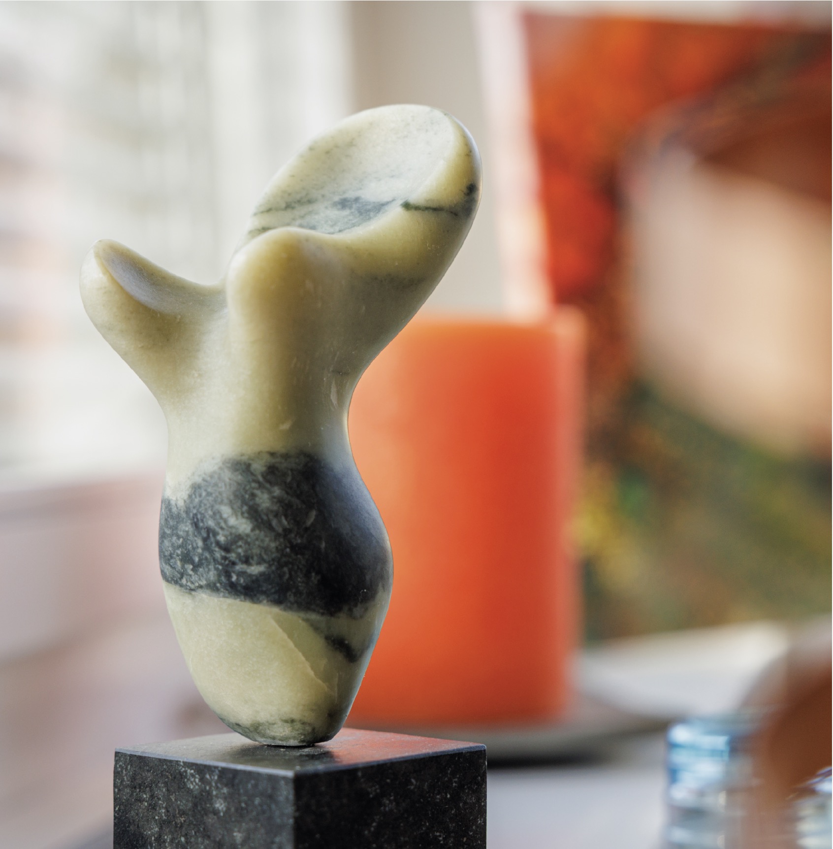 Skulptur mit Kerzen